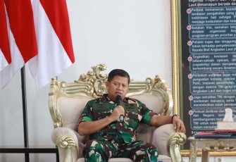 Pangkoarmada III Laksda TNI Hersan 