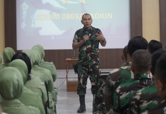 Anggota Kodim 0803/Madiun Ikuti Vicon Binroh Islam Asistensi Bintal TNI AD