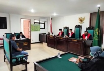 Para Hakim Ad Hoc Perikanan bertugas memproses dan memutus perkara-perkara kejahatan perikanan dengan cermat dan profesional
