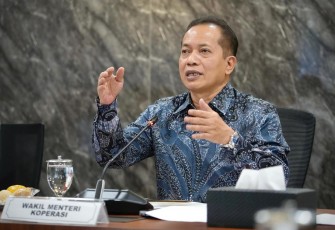 Wakil Menteri Koperasi (Wamenkop) Ferry Juliantono pada Rapat Koordinasi di kantor Kemenko Pangan, Jakarta, Rabu (9/7)