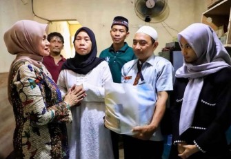 Kemensos Berikan Bansos Tetangga Driver Ojol Affan Kurniawan