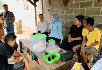 Deby Maryanti Kunjungi dan Berdialog dengan Penerima Bantuan RTLH