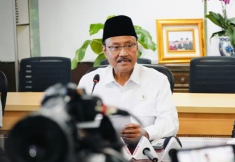 Menteri Sosial Saifullah Yusuf (Gus Ipul) saat memberikan keterangan pers di Kantor Kemensos, Jakarta, Senin (15/9/2025)