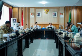 Wakil Gubernur Bengkulu, Mian, saat memimpin rapat koordinasi bersama Dinas Pekerjaan Umum dan Pemerintah Kabupaten Bengkulu Utara, Jumat (24/10)