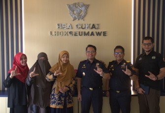 Peneliti UIN Sultanah Nahrasiyah Lhokseumawe Kunjungi Bea Cukai Bahas Fenomena Thrifting di ASEAN