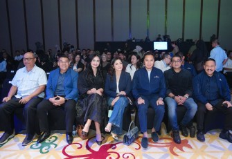 Menteri Ekonomi Kreatif, Teuku Riefky Harsya, menghadiri talkshow "The Purpose of Leadership: Vision, Integrity, and Legacy in a Changing World" di ajang IdeaFest 2025, di Jakarta International Convention Center (JICC), Jakarta, Minggu (2/11/2025)