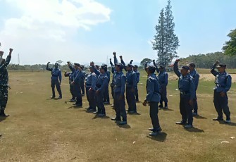 Latih satlinmas wilayah desa binaan 