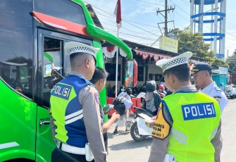 Satlantas Polres Kendal Gelar Ramp Check dan Pemeriksaan Kesehatan demi Keselamatan Transportasi Publik