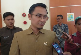 Ketua DPRD Kota Depok Ade Supriatna 
