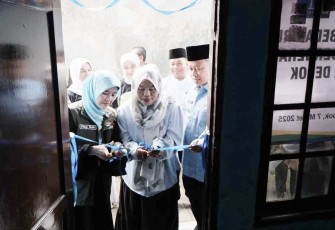 Peresmian rumah Jabar bergerak di Kampung Sawah, Kota Depok, Jum'at (7/3)