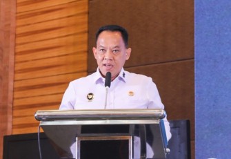 Deputi Bidang Koordinasi Pertahanan Negara dan Kesatuan Bangsa Kemenko Polkam, Mayjen TNI Purwito Hadi Wardhono, saat memimpin Rapat Koordinasi dalam rangka Kajian Publik Tentang Kontingensi Konflik Global yang Mempengaruhi Stabilitas Nasional, Jakarta