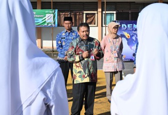 Inspektur Jenderal (Irjen), Kementerian Pendidikan Dasar dan Menengah (Kemendikdasmen), Faisal Syahrul, melakukan pemantauan langsung pelaksanaan MPLS di SMK Negeri 3 Semarang, Jawa Tengah.