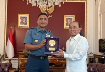 Komandan Puspenerbal CC Athan dan Dubes Rl Perancis