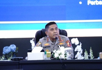 Komisaris Jenderal Polisi Karyoto (Kabaharkam)