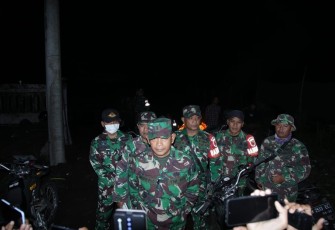 Koramil 0821-14/Pronojiwo Intensifkan Patroli Malam di Zona Merah Gunung Semeru