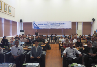 Participants and VIP during opening session