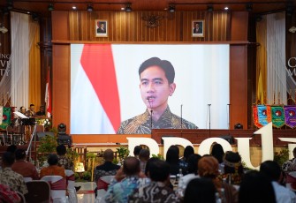 Melalui tayangan video, Wakil Presiden Republik Indonesia (RI) Gibran Rakabuming Raka menyampaikan ucapan selamat Dies Natalis ke-69 UKSW.