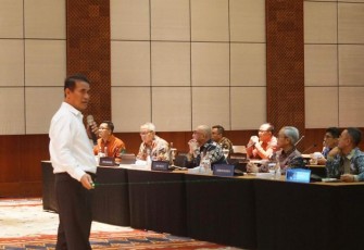 Mentan Andi Amran Sulaiman mengajak para calon Kepala Perwakilan Indonesia untuk mendorong ekspor dan menarik investasi asing guna memperkuat industri pertanian nasional.