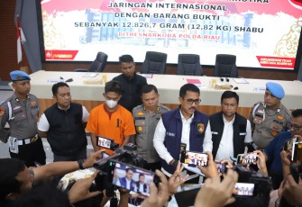 Ditresnarkoba Polda Riau saat gelar konferensi pers, Senin (28/4/2025).