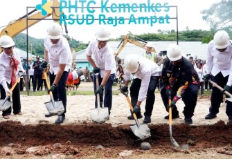Menkes Budi Gunadi Sadikin groundbreaking pembangunan RSUD Raja Ampat 