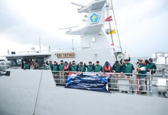 TNI AL dan BI saat Luncurkan Ekspedisi Rupiah Berdaulat 2025 di Papua Barat Daya 