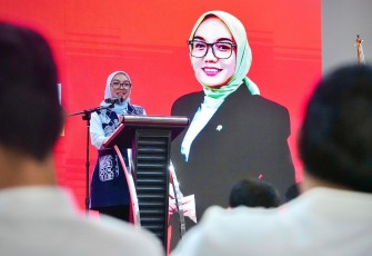 Wamenkop Farida Farichah dalam penyerahan sekaligus Sosialisasi Kadarkum dan Bimtek Perkoperasian di Tangerang, Sabtu (6/12/2025).