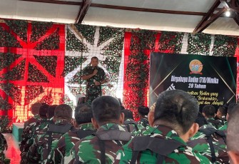 Dandim 1710/Mimika saat Beri Pengarahan Kepada Segenap Prajurit dan PNS Kodim