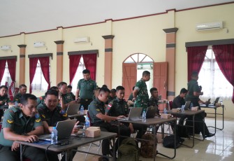 Staf Perencanaan Korem 121/Abw menggelar Bimbingan Teknis (Bimtek) dan Sosialisasi Aplikasi Sakti kepada pejabat Perencanaan dan operator sakti di lingkungan Makorem 121/Abw, Kegiatan ini digelar di Aula Korem 121/Abw, Sintang, Kalimantan Barat, Kamis (20/02/2025)