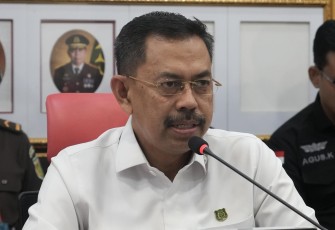 JAM-Pidum Prof. Dr. Asep Nana Mulyana saat memimpin ekspose virtual dalam rangka menyetujui 5 (lima) permohonan penyelesaian perkara berdasarkan mekanisme Restorative Justice (keadilan restoratif) pada Selasa 21 Januari 2025.