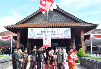 Dandim Ponorogo Hadiri Upacara Peringatan Hari Ibu KE-97 dan Hari Bela Negara Ke 77 Kab Ponorogo Tahun 2025