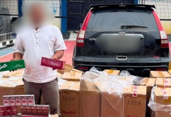 Bea Cukai Tembilahan Serahkan Tersangka dan Barang Bukti Kasus Rokok Ilegal ke Kejaksaan Negeri Indragiri Hilir