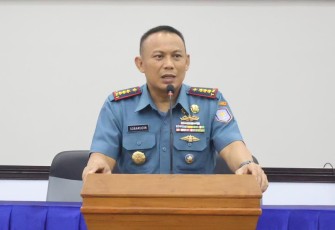 Jam Komandan yang dipimpin oleh Komandan Satlinlamil 2 (Dansatlinlamil 2) Kolonel Laut (P) Sobarudin, M.Tr. Hanla., serta dihadiri seluruh Prajurit dan ASN jajaran Satlinlamil 2 di Gedung Laut Banda Mako Satlinlamil 2 Surabaya, Rabu (5/3)