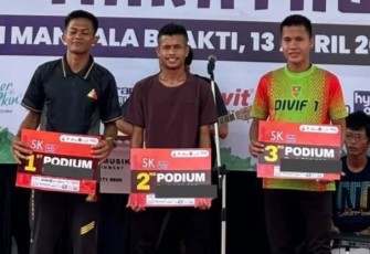 Atlet Lari Divif 1 Kostrad Borong Podium di Tugu Muda Marathon 2025