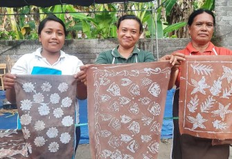 pengarusutamaan gender (PUG) dengan pelibatan perempuan dalam membangun wilayah pesisir dan pulau-pulau kecil di Indonesia.