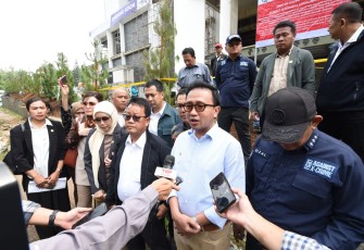 Wakil Ketua Komisi XII DPR RI, Bambang Haryadi, saat diwawancara awak media usai memimpin Panja Lingkungan Hidup Komisi XII DPR RI meninjau pembangunan Proyek MNC Lido City di Bogor