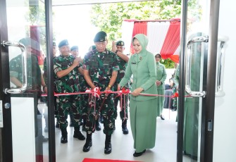 Panglima Kostrad, Letjen TNI Mohammad Fadjar, MPICT., meresmikan Mess Bintara dan Tamtama Kostrad yang berlokasi di Tanah Kusir, Jakarta Selatan, Rabu (12/3/2025)