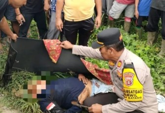 Wawansyah (52), warga Desa Gunung Meraksa, Kecamatan Lubuk Batang, Kabupaten Oku, Provinsi Sumsel saat ditemukan tewas bersimbah darah.