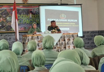 Persit Kartika Chandra Kirana (KCK) Cabang XV Dim Pacitan menggelar Penyuluhan Hukum yang bertempat di Alual kopral Sigit Makodim 0801/Pacitan, Jl.Letjen Suprapto No.42, Kec./Kab.Pacitan, Kamis (20/03/2025)