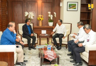 Menteri Dody Terima Kunjungan Badan Bank Tanah