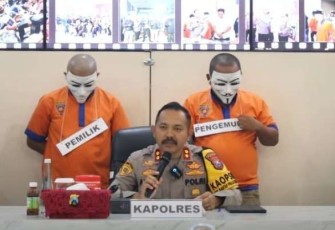 Kapolres Batu AKBP Andi Yudha Pranata saat memberikan keterangan, Jum'at (17/1)