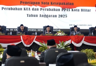 Suasana Rapat Paripurna DPRD Kota Blitar untuk Menyepakati Perubahan KUA-PPAS Tahun Anggaran 2025. (Foto : Pemkot Blitar)