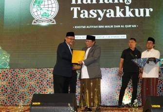 Menteri Pendidikan Dasar dan Menengah (Mendikdasmen) Abdul Mu'ti mengunjungi dan memberikan pesan motivasi dalam acara Haflah dan Tasyakur Pondok Pesantren Khas Kempek, Cirebon, Jawa Barat