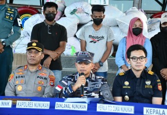 TIM SFQR TNI AL Berhasil Gagalkan Penyelundupan 14 Karung Ballpress di Nunukan 