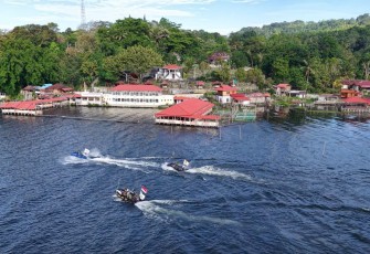 Pertunjukan penampilan atraksi Jetsky pada fun bike Kodam XIII Merdeka