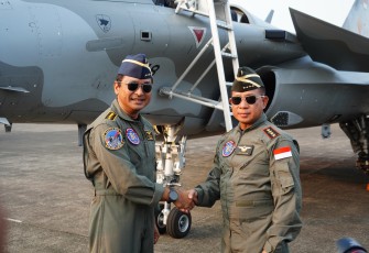 Panglima TNI Jenderal TNI Agus Subiyanto saat bersama KASAU 