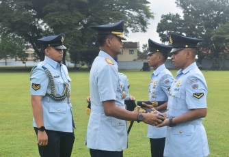 Dankodiklatau Marsdya TNI Dr TBH Age Wiraksono menutup pendidikan, Kamis (15/1)