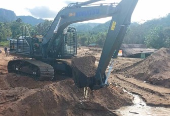 Alat berat bantuan Kasad