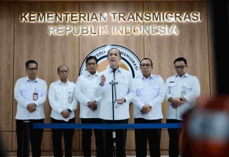 Mentrans M Iftitah saat memberikan keterangan pers di Jakarta 
