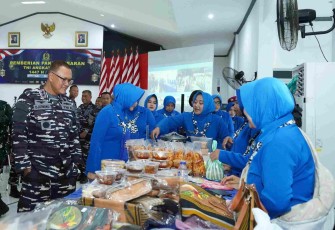 Bazar TNI Serentak Kodaeral XIV Sorong