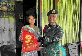 Aksi sosial hari Kartini di perbatasan